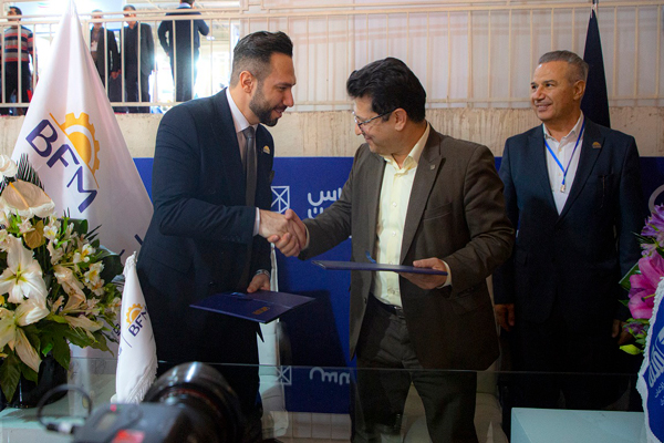 انعقاد تفاهم نامه انجام فعالیتهای علمی و تحقیقاتی دانش بنیان بین وزارت صمت و شرکت 21 بیضاء انعقاد تفاهم نامه انجام فعالیتهای علمی و تحقیقاتی دانش بنیان بین وزارت صمت و شرکت 21 بیضاء